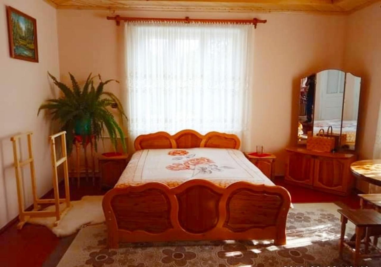 Bat'kivska Hata Stari Kuty Exteriör bild