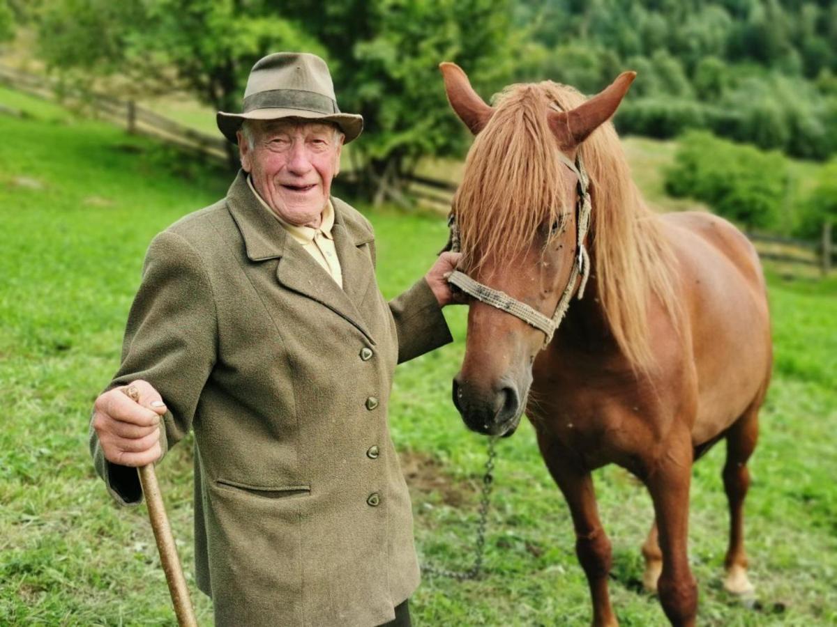 Bat'kivska Hata Stari Kuty Exteriör bild